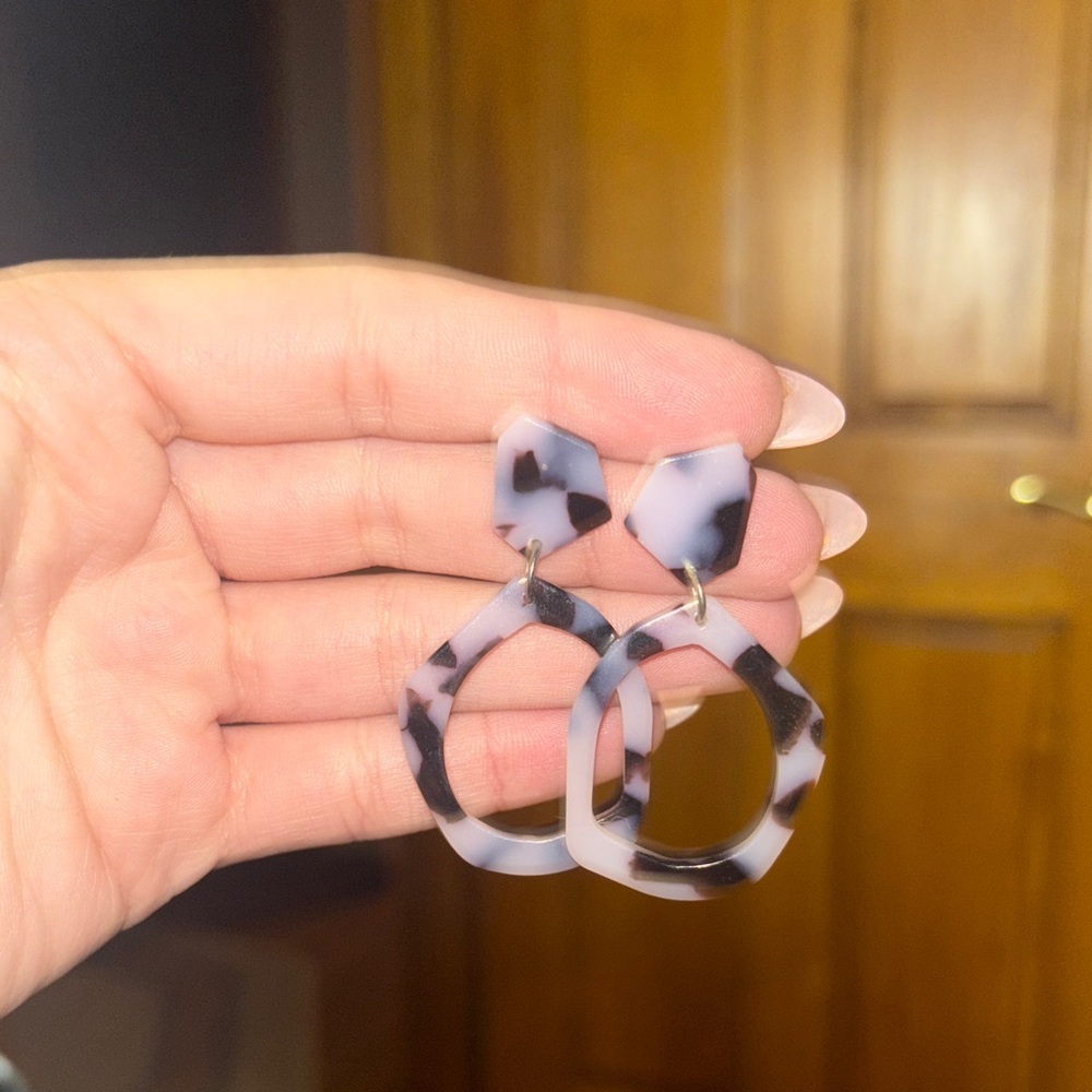 Tortoise Shell Drop Earrings - Picture 2 of 2